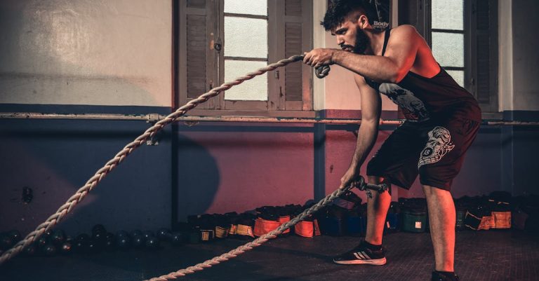 descubre el poder del entrenamiento de fuerza para transformar tu cuerpo y mejorar tu salud. aprende técnicas efectivas y consejos para maximizarsus resultados en el gimnasio.