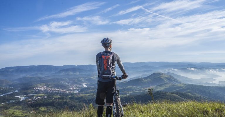 descubre la emoción de la aventura sobre dos ruedas con el ciclismo de aventura. explora paisajes impresionantes, desafía tus límites y vive experiencias inolvidables en cada ruta. ¡prepárate para la aventura en tu bicicleta!