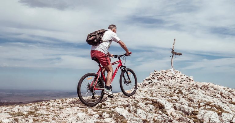 explora la emoción del mountain biking, donde la aventura se encuentra con la naturaleza. descubre rutas desafiantes y paisajes impresionantes mientras disfrutas de la adrenalina sobre dos ruedas.