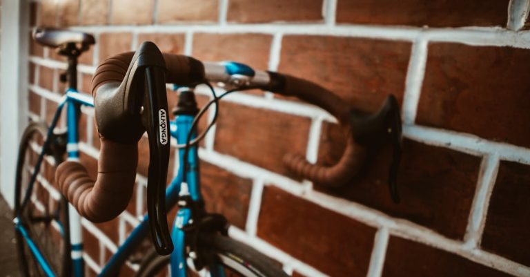 descubre la mejor selección de equipos de ciclismo: bicicletas, cascos, ropa y accesorios de alta calidad para ciclistas de todos los niveles. ¡prepárate para pedalear con estilo y seguridad!