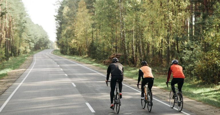 descubre el entrenamiento de ciclismo de élite que transformará tu rendimiento. mejora tu resistencia, velocidad y técnica con métodos avanzados diseñados por expertos. ¡prepárate para alcanzar nuevas metas en tu viaje ciclista!