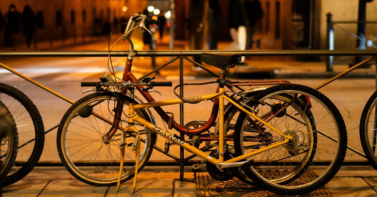 découvrez notre sélection de feux de vélo, parfaits pour assurer votre sécurité lors de vos trajets nocturnes. éclairez votre chemin avec des lumières puissantes et durables, adaptées à tous les types de bicyclettes.