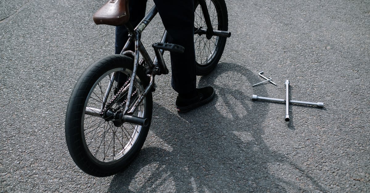 aprende todo sobre el mantenimiento de bicicletas: desde el cuidado básico hasta las reparaciones avanzadas para asegurar un rendimiento óptimo y una mayor durabilidad de tu bicicleta.