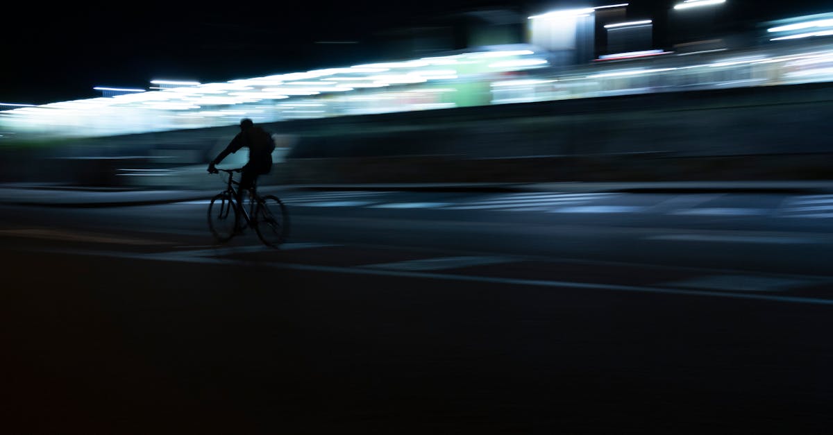 ilumina tu camino con nuestras luces para bicicletas: seguridad, visibilidad y estilo en cada paseo nocturno. descubre nuestra variedad de modelos y asegúrate de rodar seguro.