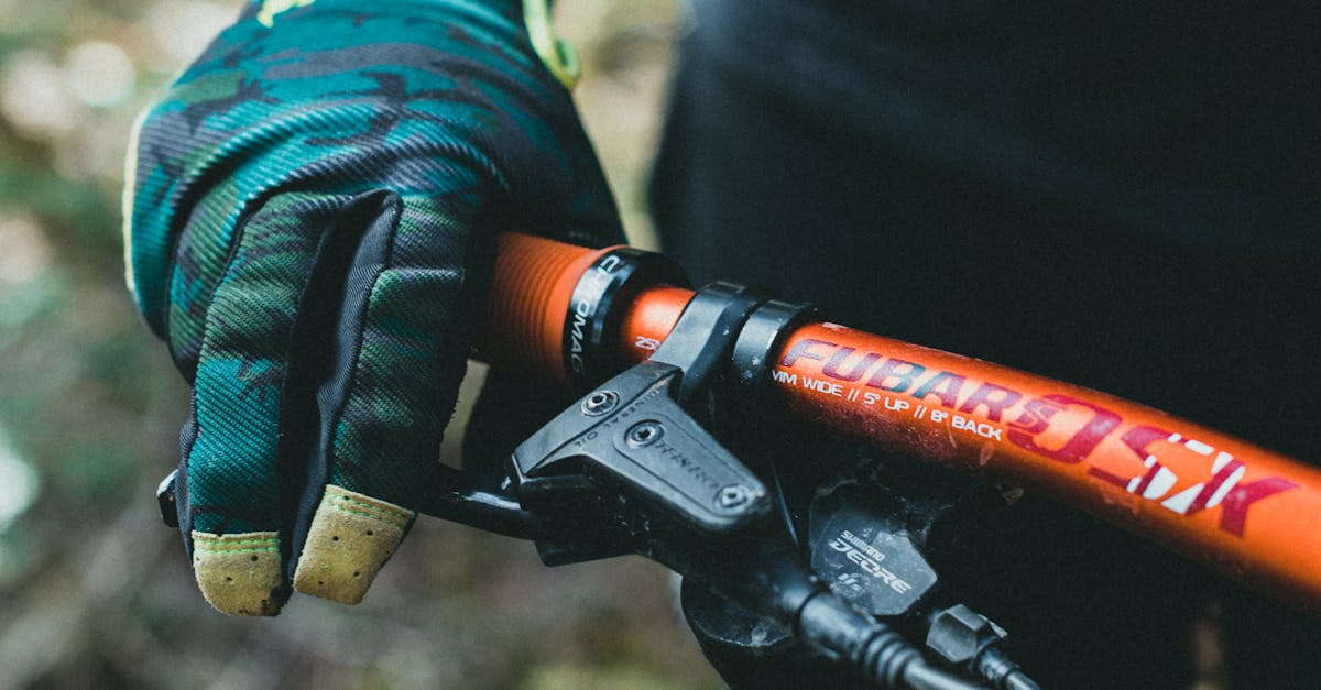 guantes de ciclismo diseñados para ofrecerte comodidad y agarre en cada pedaleo. perfectos para cualquier tipo de ruta, aseguran la protección y el rendimiento que necesitas.