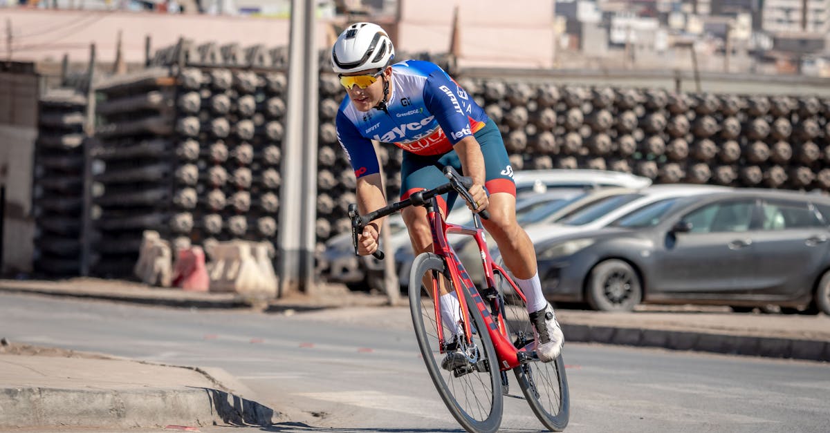 optimiza tu rendimiento en bicicleta con nuestros consejos de entrenamiento para ciclistas. descubre rutinas efectivas, tips de nutrición y técnicas para mejorar tu resistencia y velocidad.