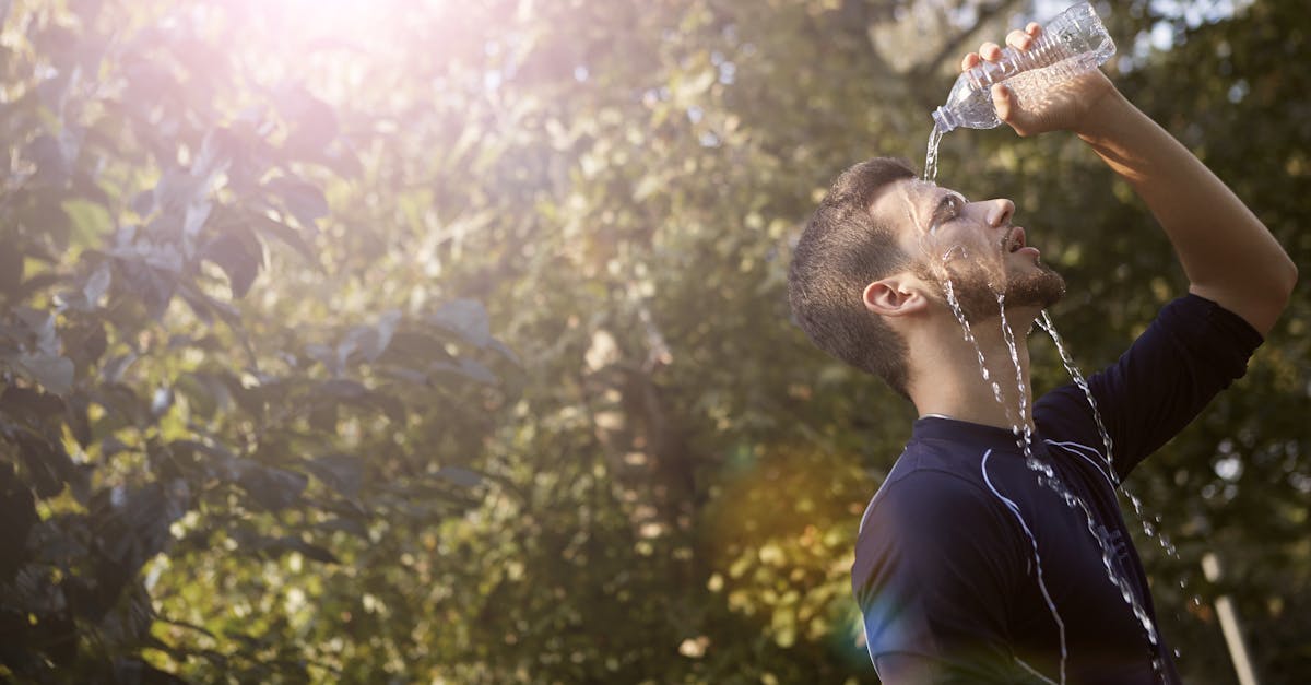 descubre la importancia de la hidratación para tu salud y bienestar. aprende consejos útiles para mantener tu cuerpo bien hidratado todos los días.